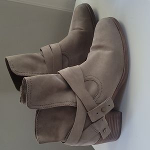 UGG size 9.5 booties